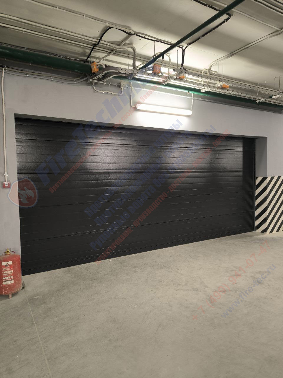 Секционные противопожарные ворота FireTechnics-S EI60 в паркинге ЖК